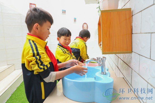 贵州织金：农村学校的“厕所革命”