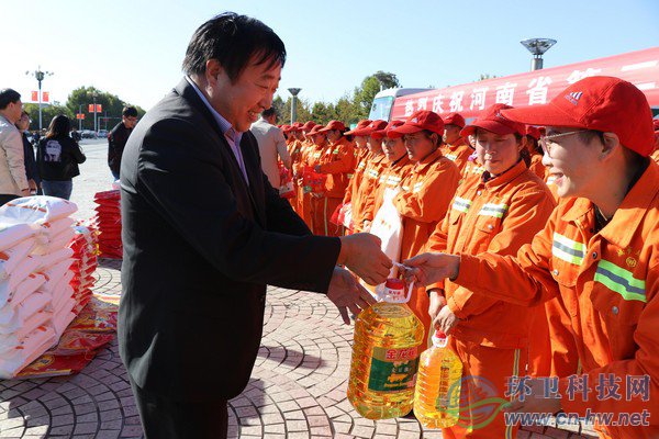 喜迎环卫工人节　河南省住建厅领导亲切看望慰问环卫工人